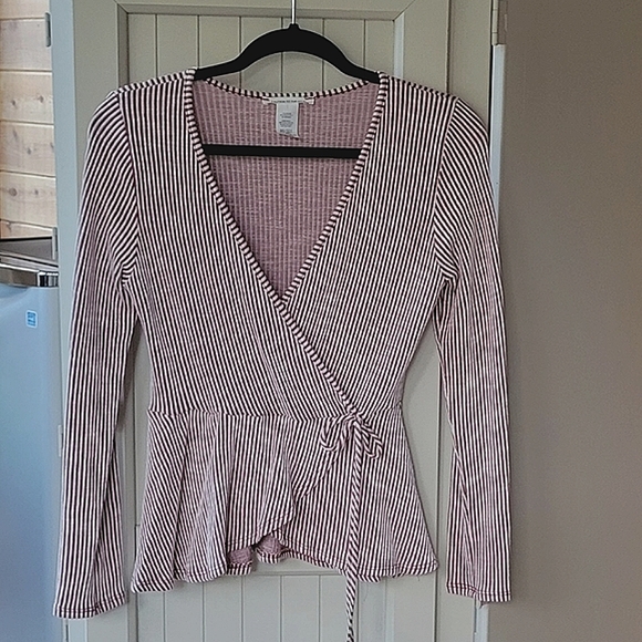 2 Cute Faux Wrap Tops S/M - Picture 2 of 12